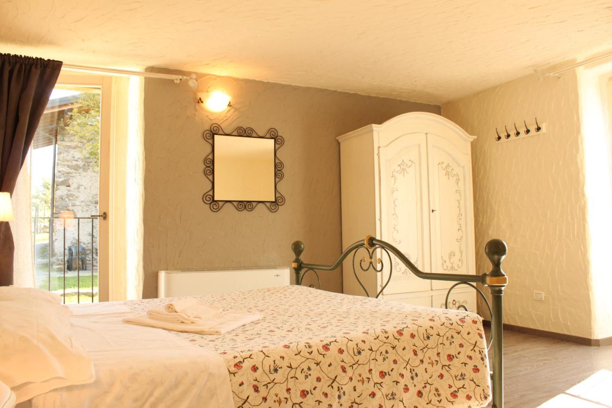 Villa Borgo Erbiola Colico Zimmer foto